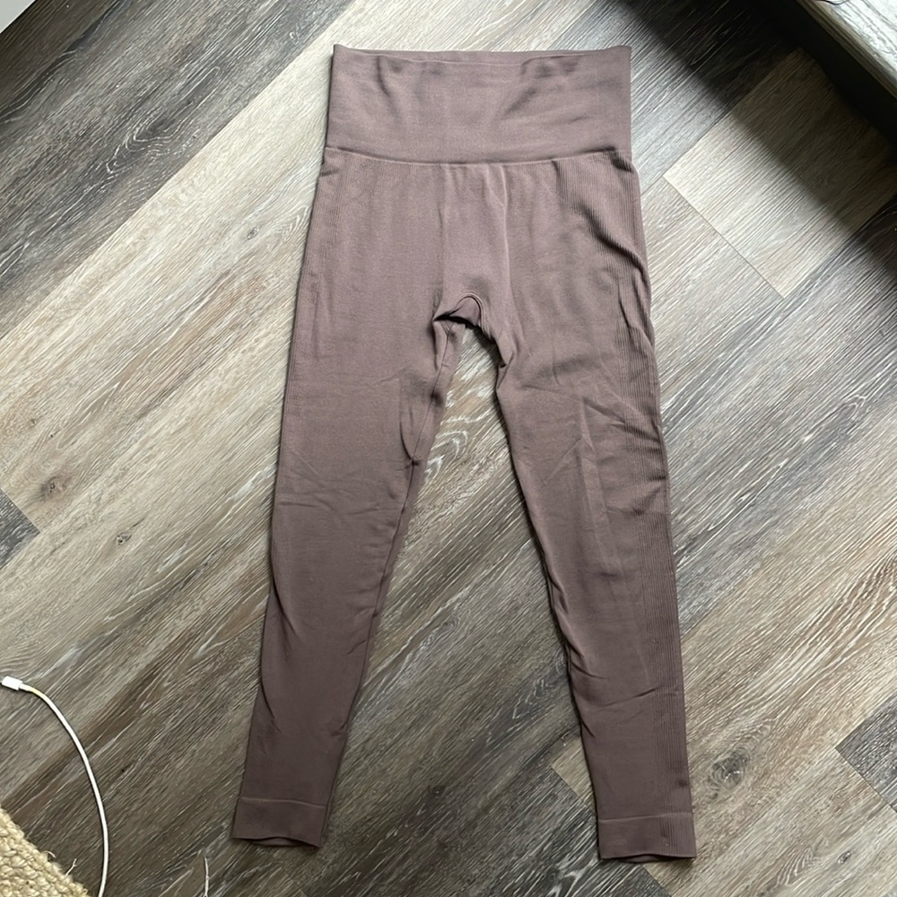 Set Active purple leggings